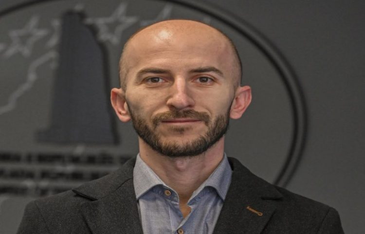 Zëdhënësi i Qeverisë: Ne protestuam me kohë, e ju goditni deputetët e LVV-së