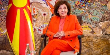 Presidentja e Maqedonisë së Veriut uron homologen kosovare