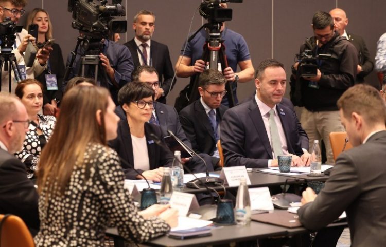 Konjufca në Sofje: Serbia po pengon shkëmbimet e energjisë elektrike me Kosovën