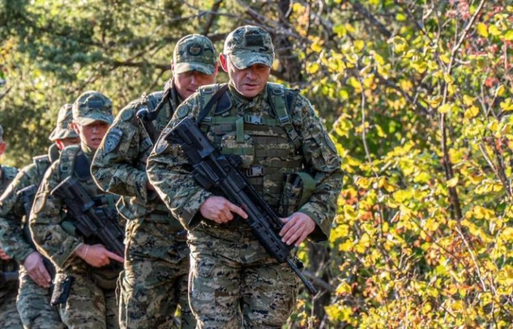 KFOR-i zhvillon stërvitje në terrenet malore të Kosovës