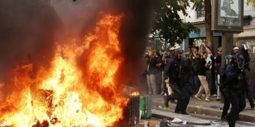 Protesta në Tiranë, 13 të lënduar dhe 23 të shoqëruar në polici
