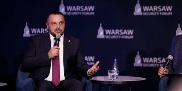 Maqedonci: Vendimmarrja në operacionet luftarake duhet të mbetet njerëzore
