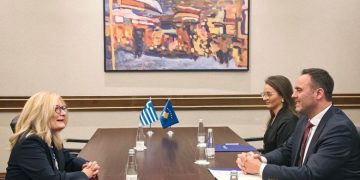 Konjufca pret në takim lamtumirës ambasadoren greke, Heleni Vakali