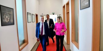 Kusari-Lila takohet me ambasadorin britanik, diskutojnë për bashkëpunimin ekonomik