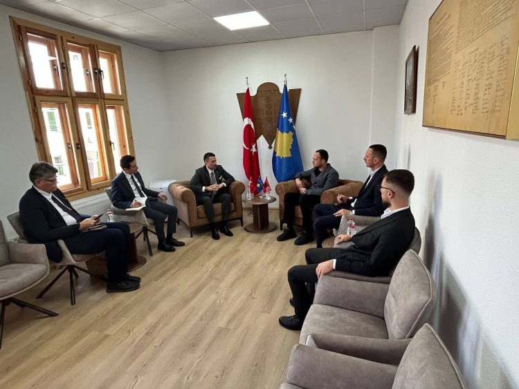 Gjilani thellon bashkëpunimin me TIKA-n, Hyseni takon koordinatorin Mehmet Taha Doğan