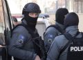 Zhvillimi i protestës, Policia del me njoftim të ri