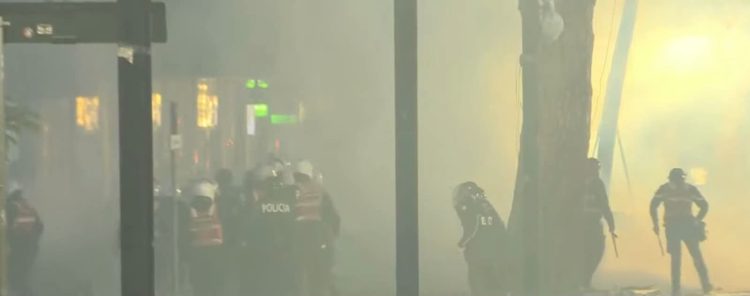 Agravon protesta, Kryesia e Kuvendit në FLAKË
