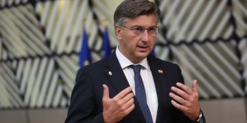 Kryeministri kroat ironizon Vuçiqin pasi Serbia i dërgoi notë proteste Kroacisë