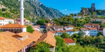Media spanjolle: Udhëtim magjepsës në Shqipëri, nga qytetet historike te Joni