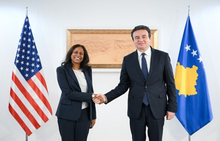 Kurti pas takimit me ambasadorët: Theksuam nevojën për stabilitet institucional