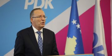 PDK: Kryetari Hamza u citua pasaktë, ai foli për zotimin dhe aprovimin e ligjit në të gjitha leximet, jo për “leximin e parë”