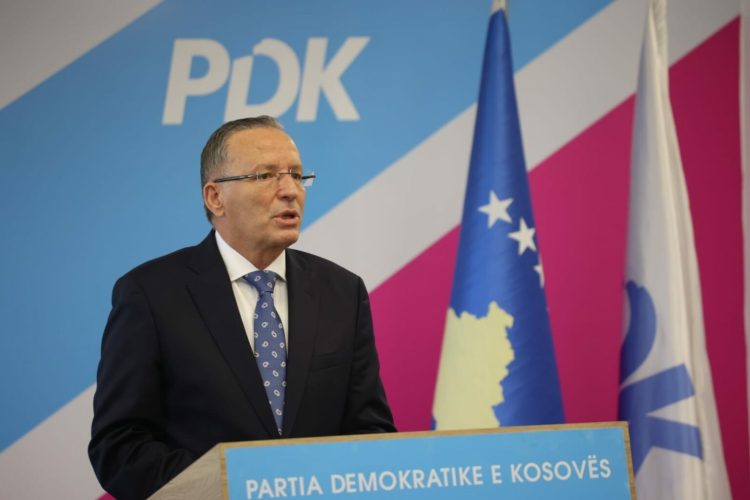 PDK: Kryetari Hamza u citua pasaktë, ai foli për zotimin dhe aprovimin e ligjit në të gjitha leximet, jo për “leximin e parë”