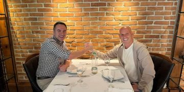 Çka po paralajmëron Lladrovci: Me Glaukun biseduam si bëhet Kosova më mirë
