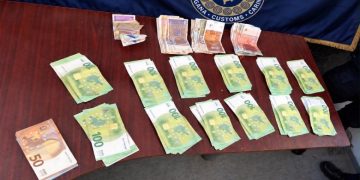 Dogana zbulon mbi 13 mijë euro mjete monetare të padeklaruara në Hani të Elezit