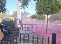 Mjete piroteknike në oborr të kuvendit, policia krijon kordon