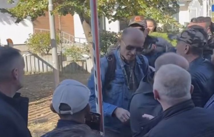 Arrestohet i dyshuari për sulmin ndaj gazetarit Jeton Sopa