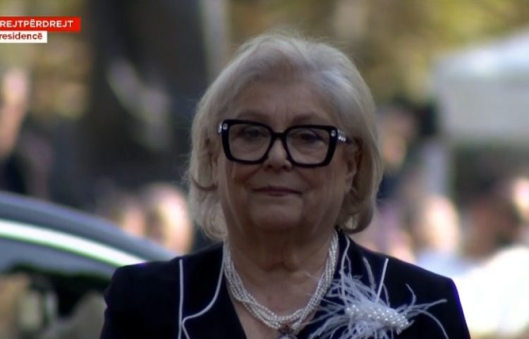 Justina Shiroka-Pula merr zyrtarisht detyrën e presidentes së Kosovës