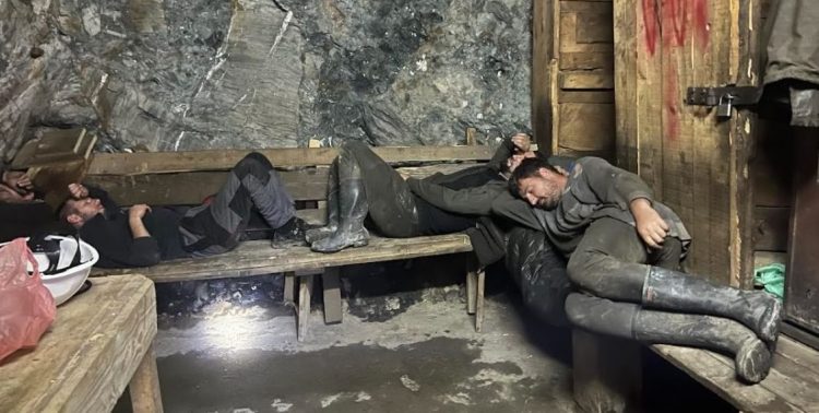 “Trepça” jep detaje për ngujimin e 63 minatorëve: 54 dolën nga shkallët emergjente, 9 pritën rikthimin e energjisë
