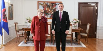 Presidentja Shiroka-Pula pret në takim drejtorin e AKI-së, flasin për situatën aktuale të sigurisë kombëtare