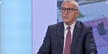 Kamberi dhe Mustafa alarmojnë për diasporën: Vuçiqi po tenton t’ua pamundësojë votimin shqiptarëve