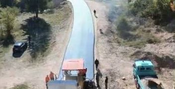 Hyn në fazën përfundimtare asfaltimi i rrugës Grejkoc – Rrafshi i Livadheve, investim prej 3 milionë eurosh