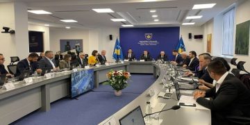 Qeveria themelon grupin punues për mbështetjen e ish-krerëve të UÇK-së në Apel