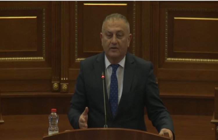 Radulloviq i drejtohet Listës Serbe: Mund të më vrisni, por jo të më frikësoni