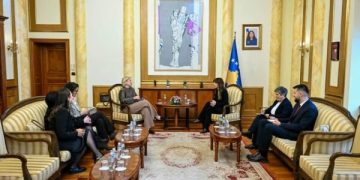 Haxhiu takon delegacionin e Forumit Ekonomik të Grave, diskutohet fuqizimi ekonomik i grave