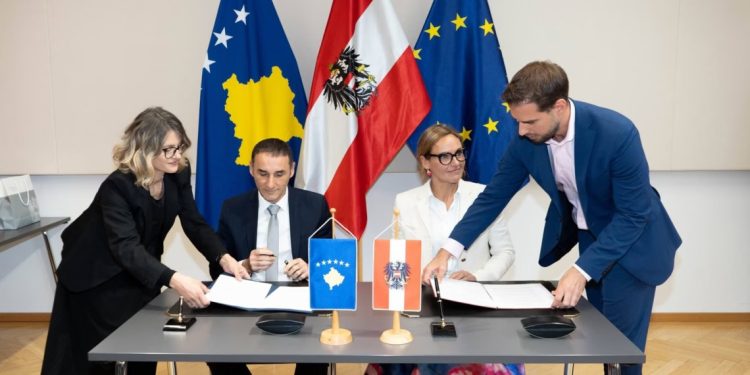 Nënshkruhet protokolli për thellim të bashkëpunimit ndërmjet Kosovës dhe Austrisë
