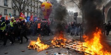 Përleshje dhe plaçkitje në Francë pas protestave, mbi 1.000 të arrestuar