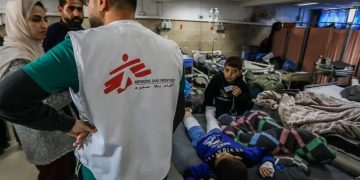 “Mjekët pa Kufij”: Izr@eli po e mbyt gradualisht Rripin e Ga@zës dhe po e vazhdon gjenociďin