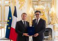 Ambasadori i Kosovës në Francë i dorëzon kredencialet presidentit Macron