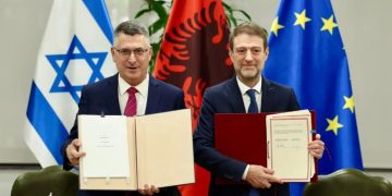 Izr@eli “futet thellë” në Shqipëri, Hoxha dhe Sa’ar nënshkruajnë Marrëveshjen për Bashkëpunim të Përgjithshëm Shqipëri-Izrael