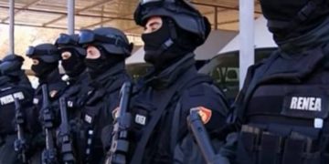 Qindra forca speciale po vijnë nga rrethet drejt Tiranës