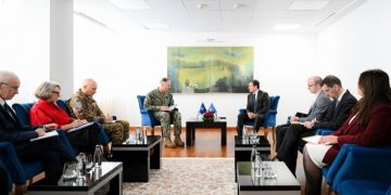 Kurti takon drejtuesit e NATO-s dhe KFOR-it, diskutohet për sigurinë në Kosovë (Foto)