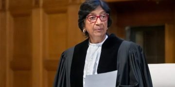 “Nuk jeni vetëm, e vërteta do të dalë në shesh”: Laureatja e Nobelit flet për mbështetjen globale ndaj p@lestinezëve